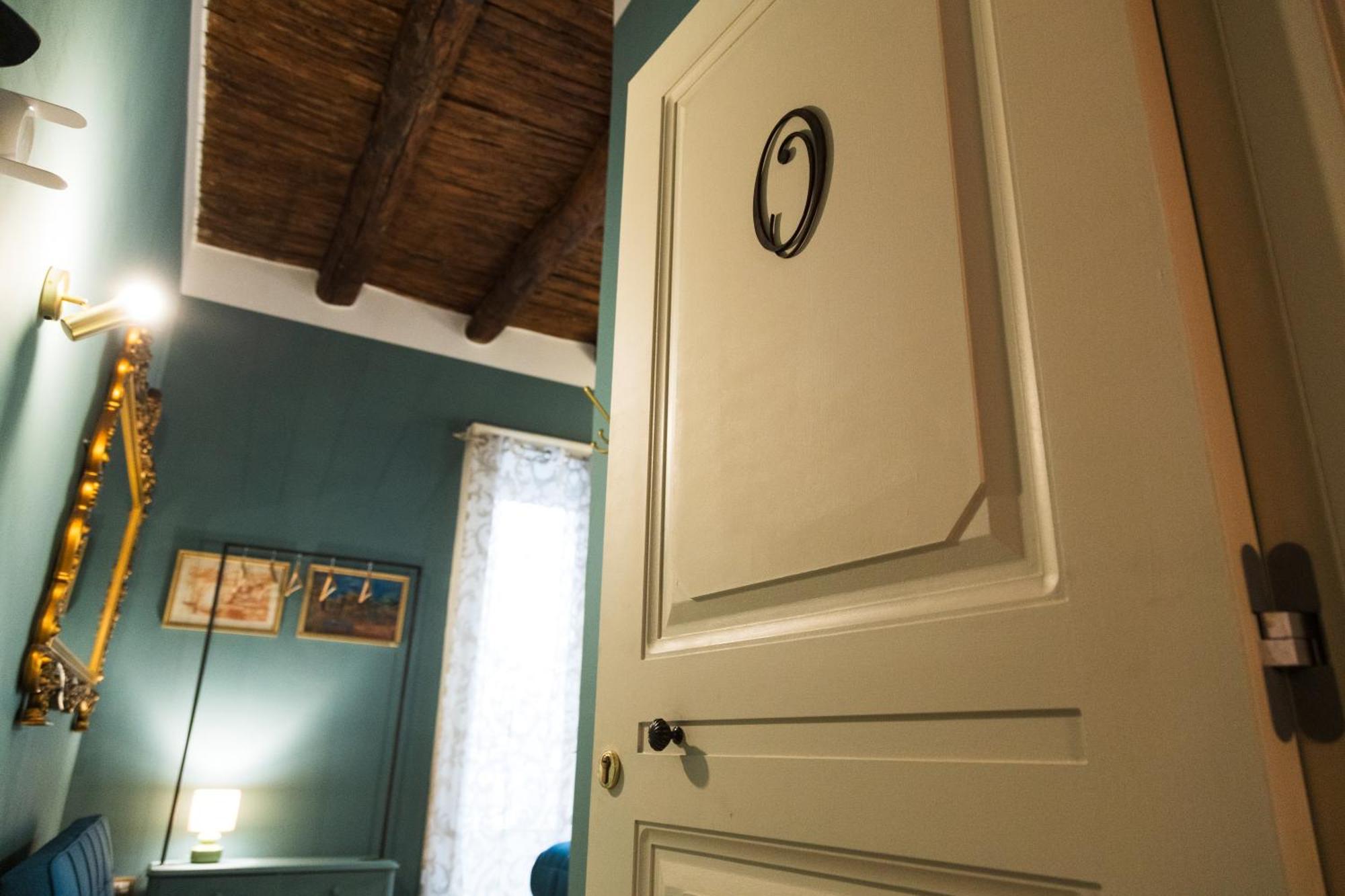 I Leoni Di Rosaroll Bed & Breakfast Napoli Dış mekan fotoğraf