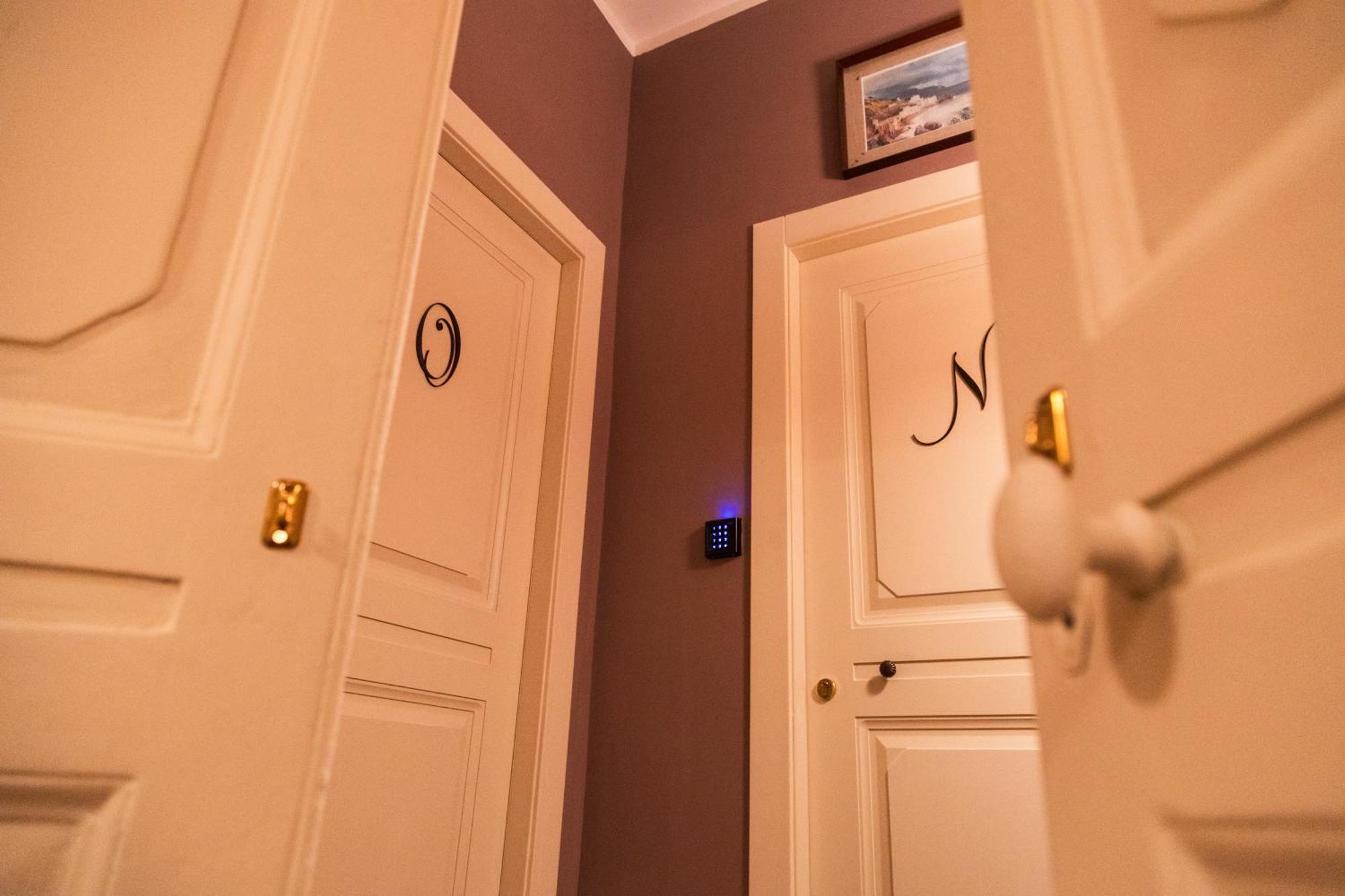 I Leoni Di Rosaroll Bed & Breakfast Napoli Dış mekan fotoğraf