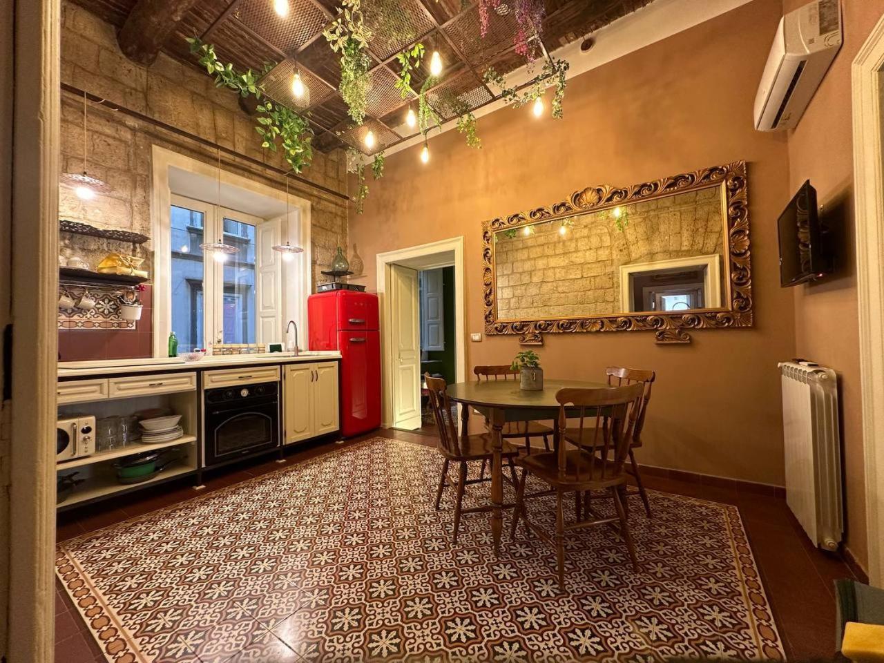 I Leoni Di Rosaroll Bed & Breakfast Napoli Dış mekan fotoğraf